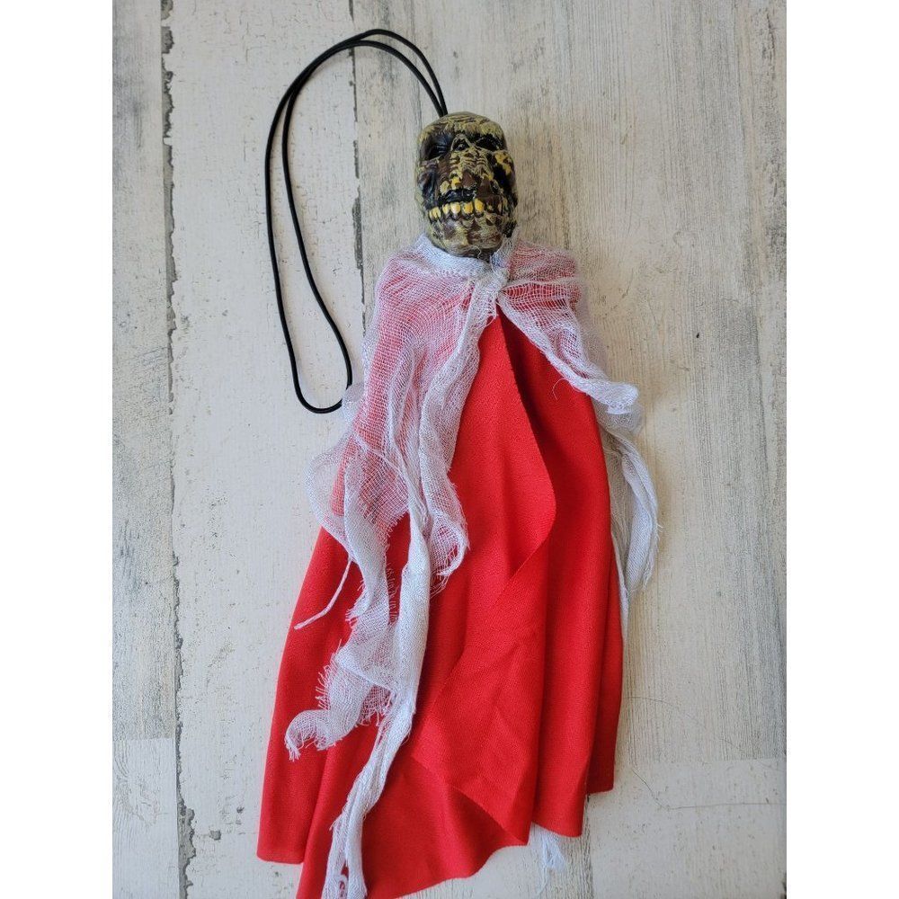 Halloween hanging zombie skeleton dead head mini prop red cape decor